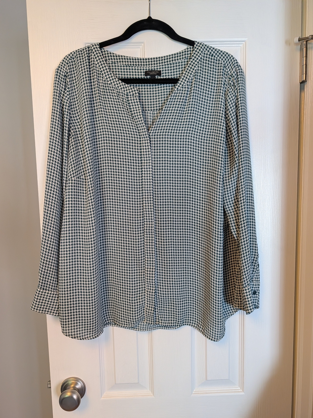 Womens Green and White Houndstooth V-Neck Blouse